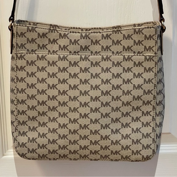 Michael Kors Jet Set, Messenger, Crossbody Bag - Picture 3 of 16